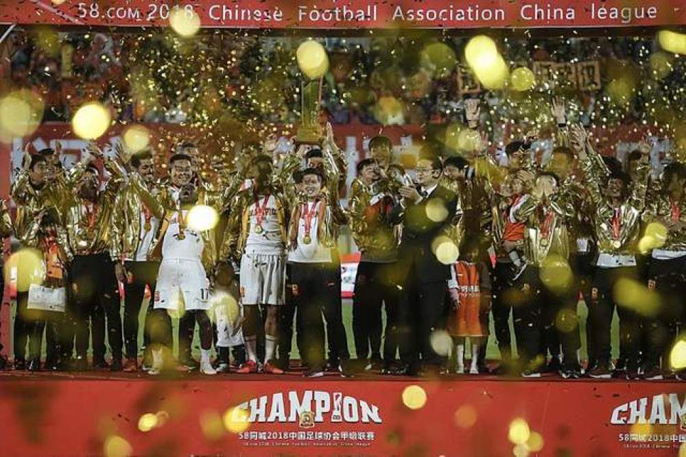 战报07:10美联 辛辛那提FC2-2（120分钟2-3）哥伦布机员07:30智利甲伊瓦顿0-2奥希金斯08:00巴甲 米涅罗竞技2-1圣保罗09:00墨联 墨西哥美洲队2-0利昂05:00NBA 快船113-112勇士06:00NBA 黄蜂117-123森林狼08:00NBA 活塞101-110骑士09:00NBA 雄鹿132-121老鹰09:00NBA 公牛124-118鹈鹕09:00NBA 热火129-144步行者今日焦点战预告14:00澳超 纽卡斯尔喷气机 VS 墨尔本城 亚冠错失三分，墨尔本城做客赢球结束连续不胜颓势？！